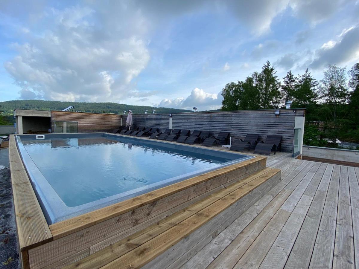 Jbx Resort Apartments Lipno ลิปโนนัดเวิลตาวู ภายนอก รูปภาพ