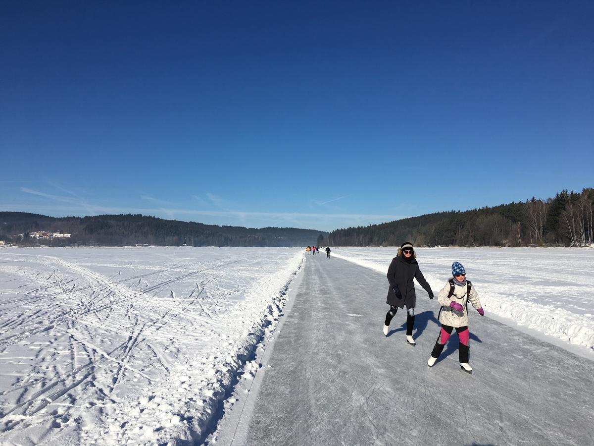 Jbx Resort Apartments Lipno ลิปโนนัดเวิลตาวู ภายนอก รูปภาพ